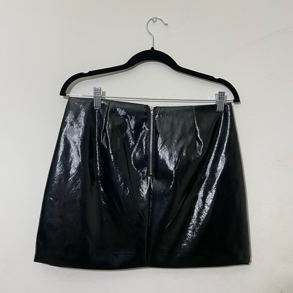 NWT Forever 21 Faux Black Patent Leather Miniskirt - Picture 6 of 7